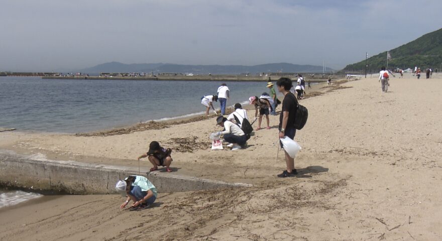 世界海洋デー「須磨海岸を誰もが楽しめる海岸に」ごみ拾いと地引網体験